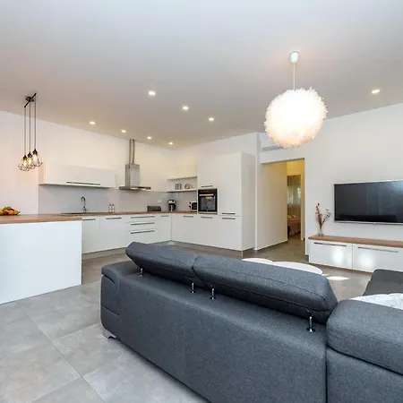 Angela Luxury I Apartman *