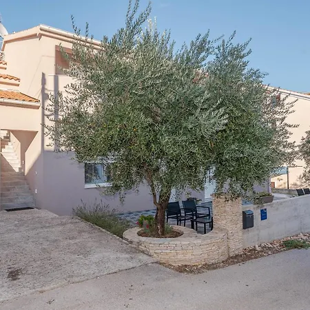 Angela Luxury I Апартаменты