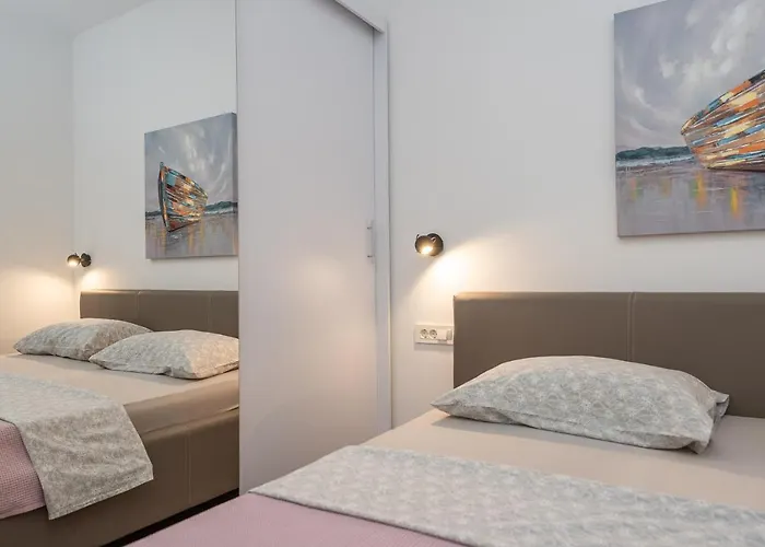 Апартаменты Angela Luxury I *