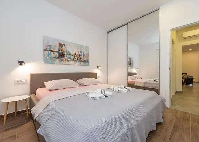 Angela Luxury I * Задар