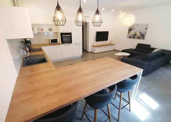 Апартаменты Angela Luxury I